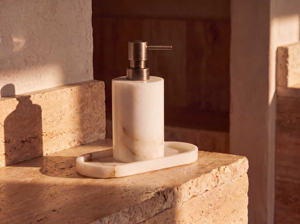 Natural White Jade Bathroom Set with Gold Pumps – detail set
